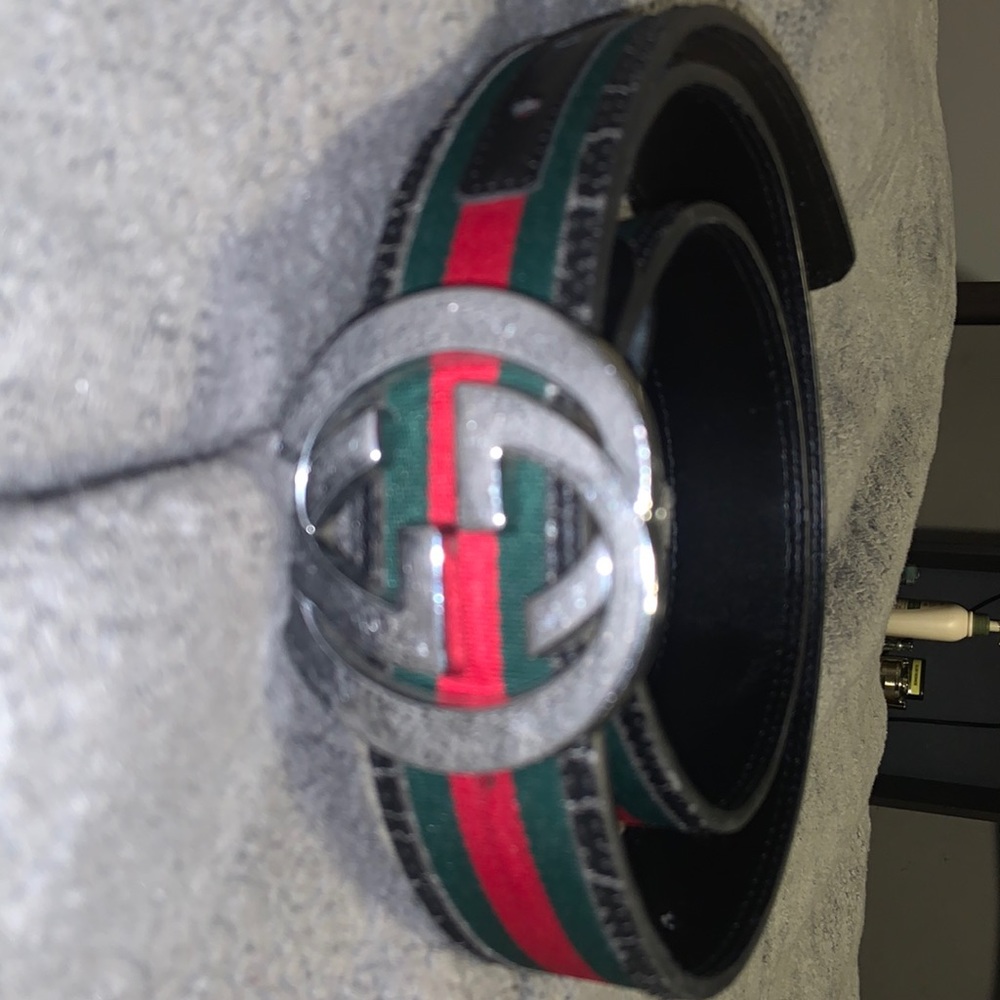 2 for 350 selling because I don’t wear them n I need to get rid of them quickkk